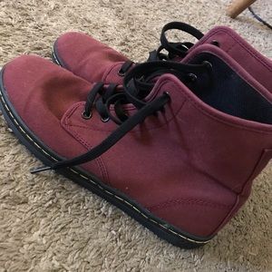 Doc Marten women’s Sheridan canvas sneaker size 9